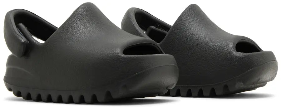 Adidas Yeezy Slides: Dark Onyx TD