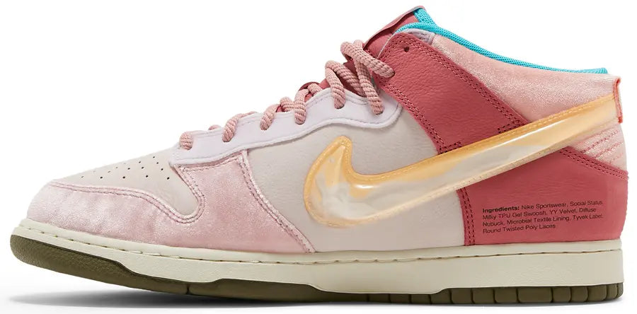 Nike Dunk: Social Status Strawberry Milk Men