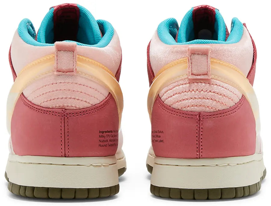 Nike Dunk: Social Status Strawberry Milk Men