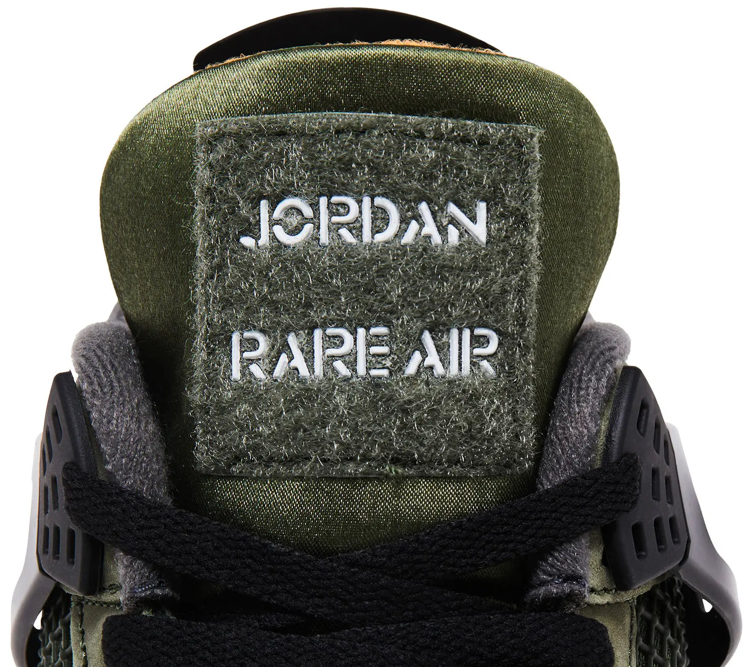 Air Jordan 4 Retro x Undefeated (2025)