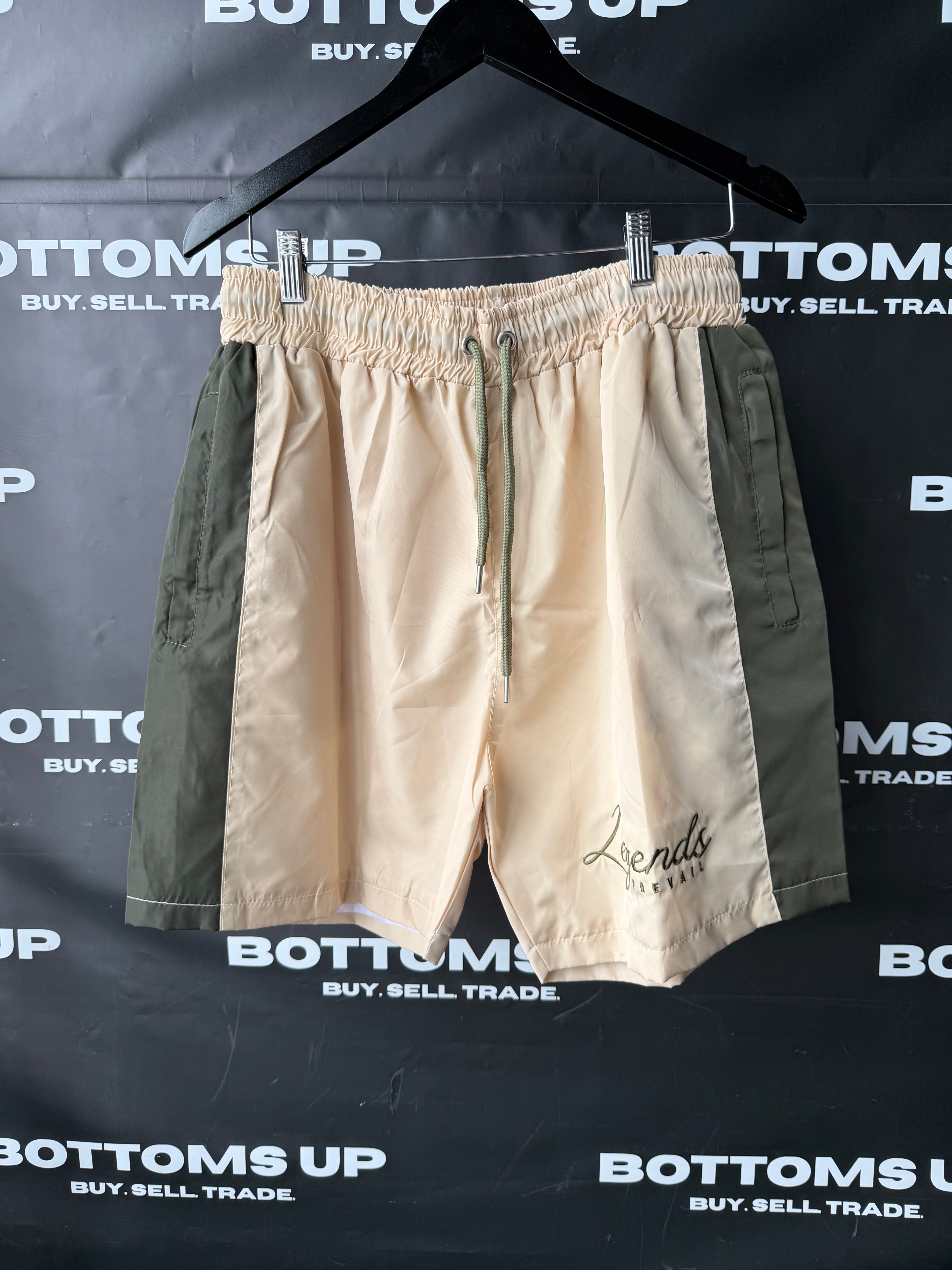 Legends Prevail Short Sleeve Windbreaker Set in Beige and Olive Green