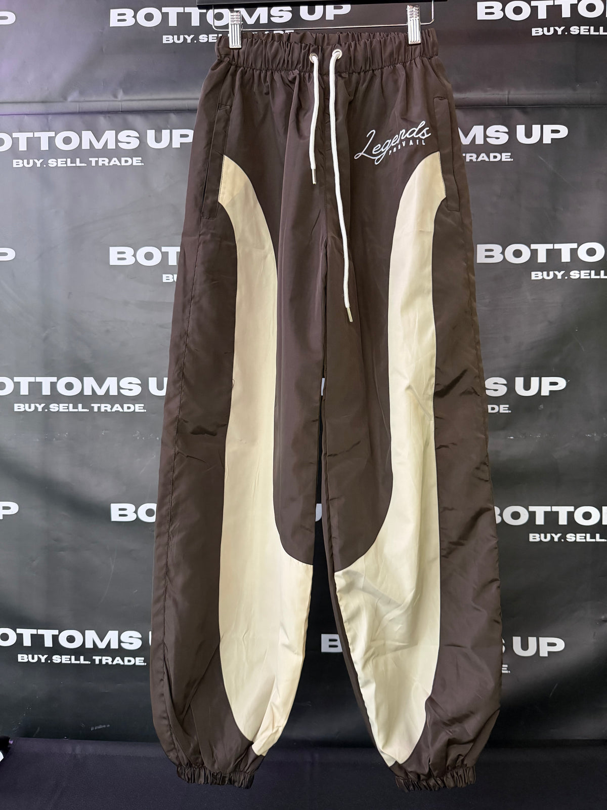 Legends Prevail Windbreaker Set In Brown