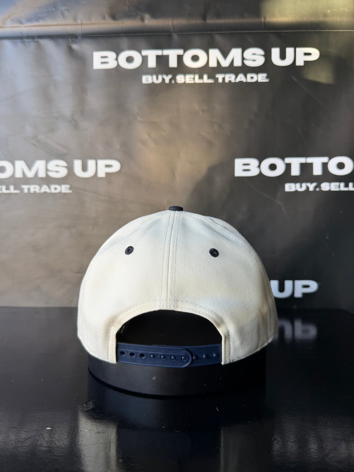 New Era 9FORTY New York Yankees Cream & Navy M-Crown Adjustable