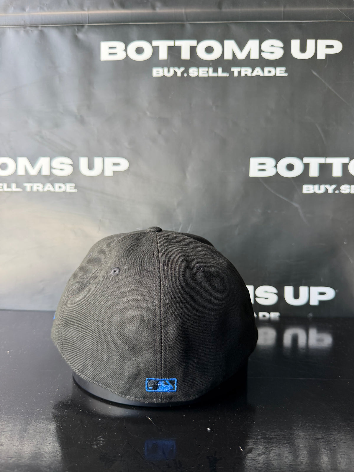 Chicago White Sox 2005 World Series New Era 59FIFTY Fitted Hat 7 1/2 In Black Blue