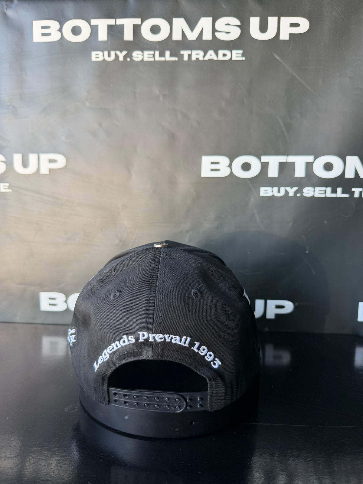 Legends Prevail Prevail Snapback Hat in Black