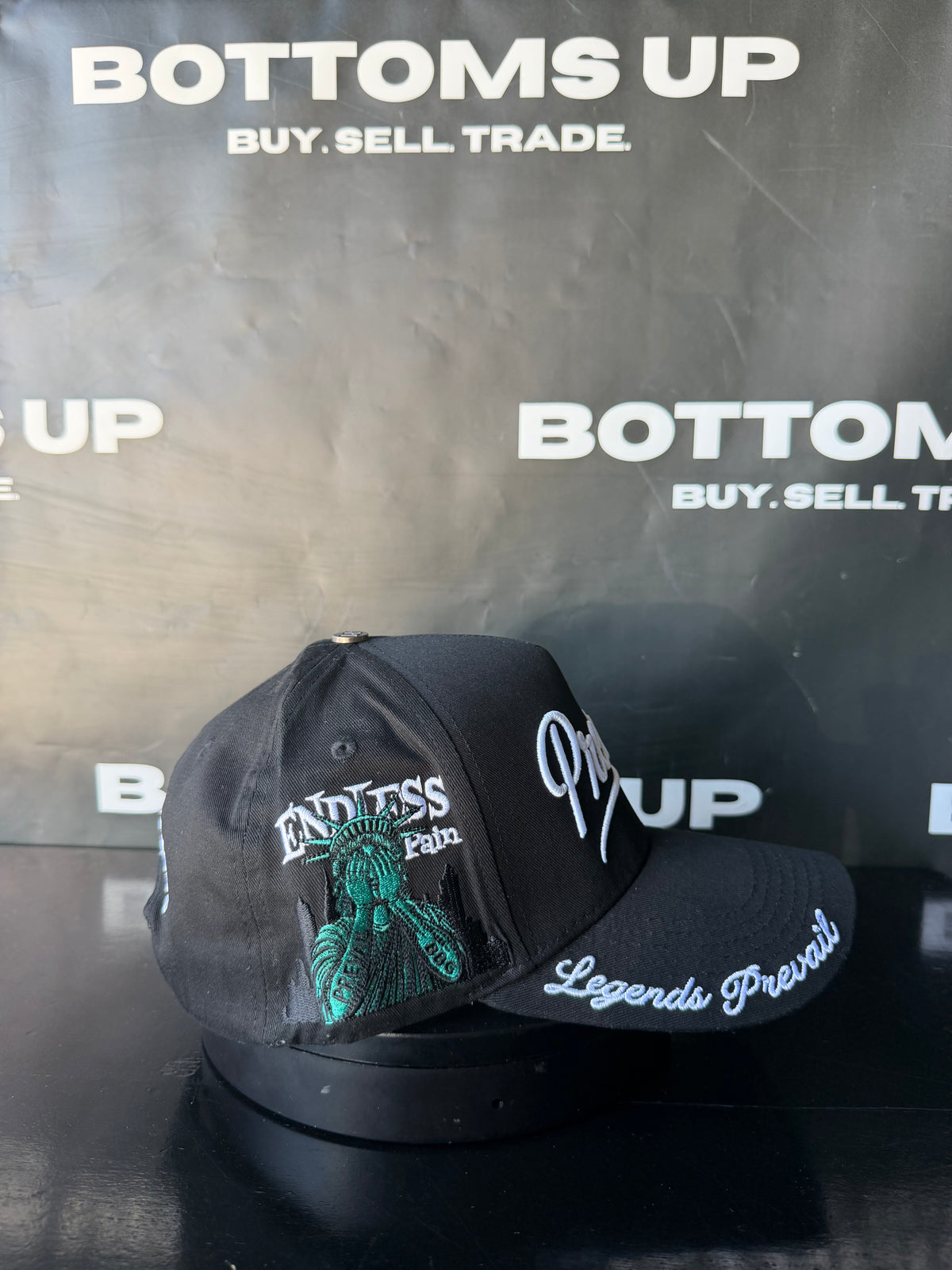 Legends Prevail Prevail Snapback Hat in Black