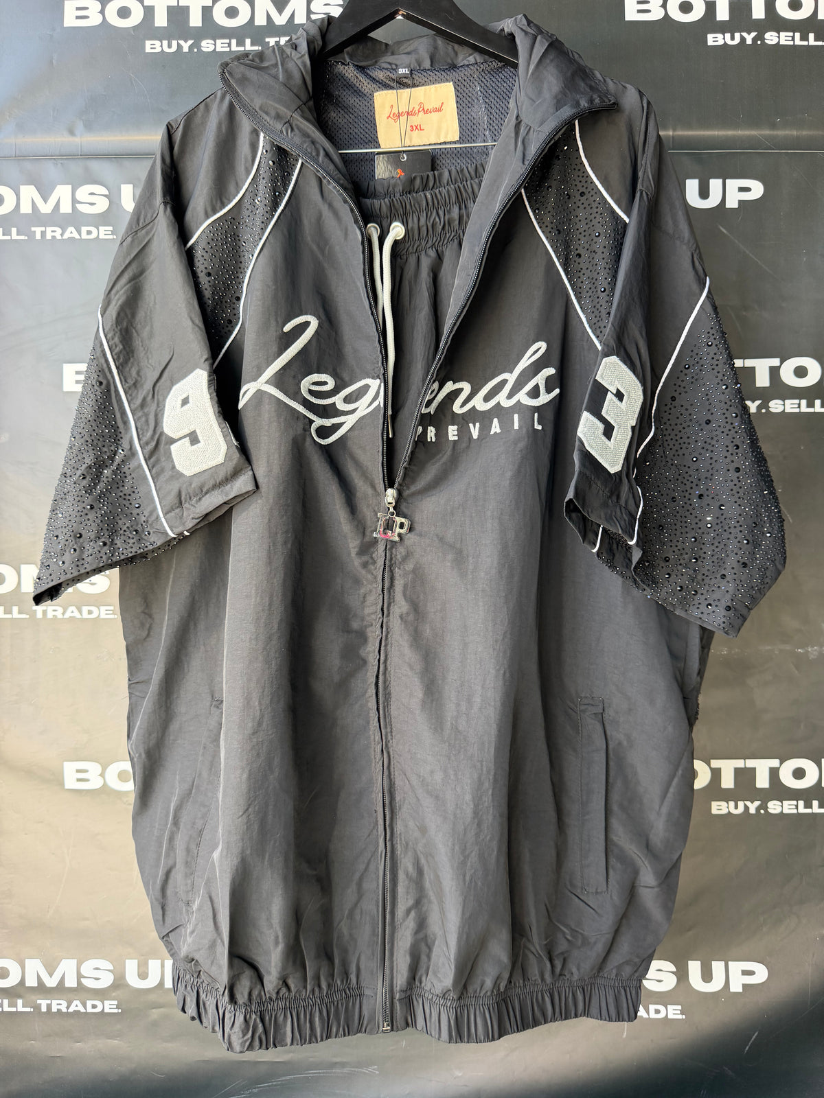 Legends Prevail Short Sleeve Windbreaker Set In Black / Grey In Rhinestone