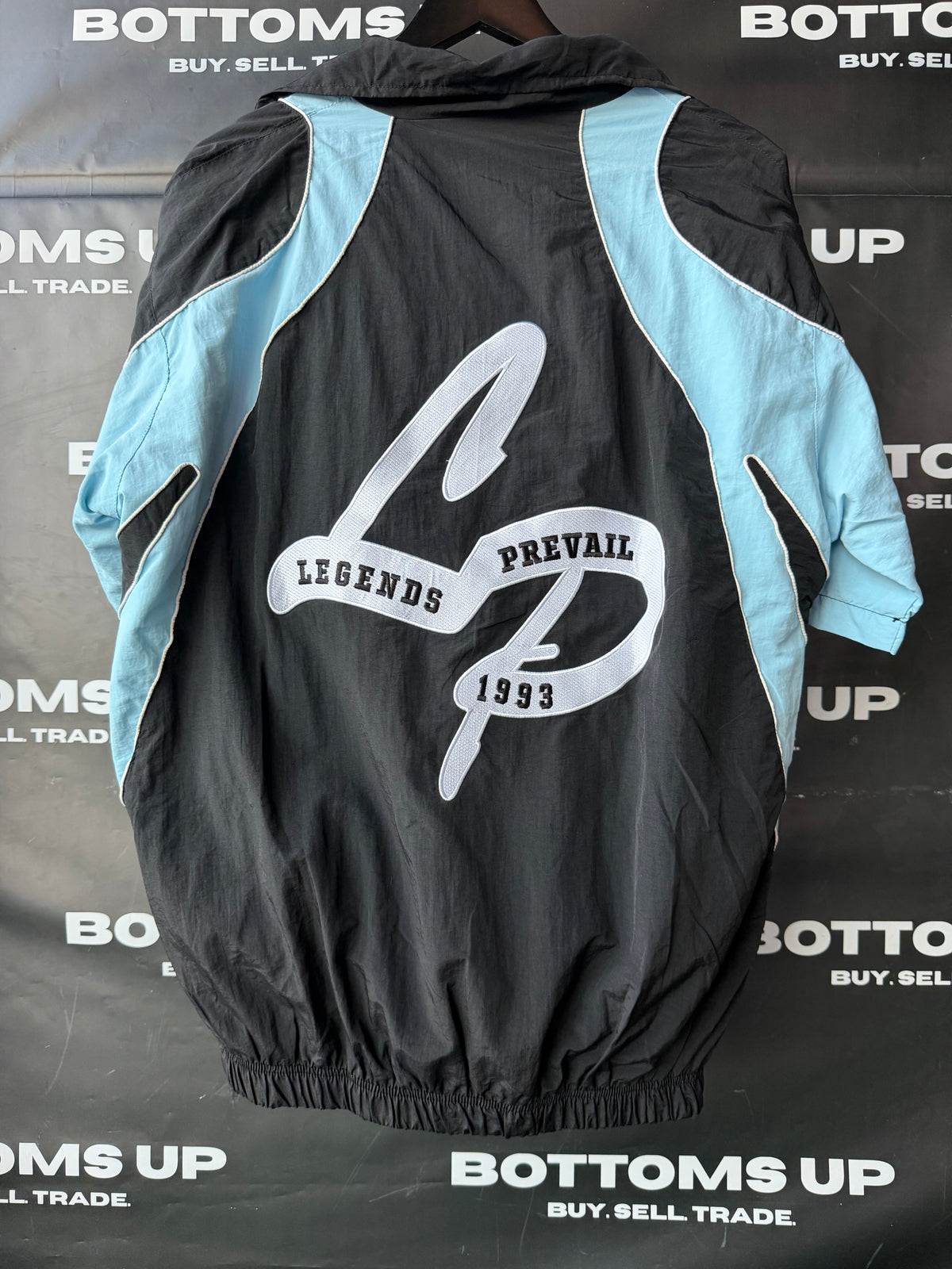 Legends Prevail Short Sleeve Windbreaker Set In Black / Light Blue