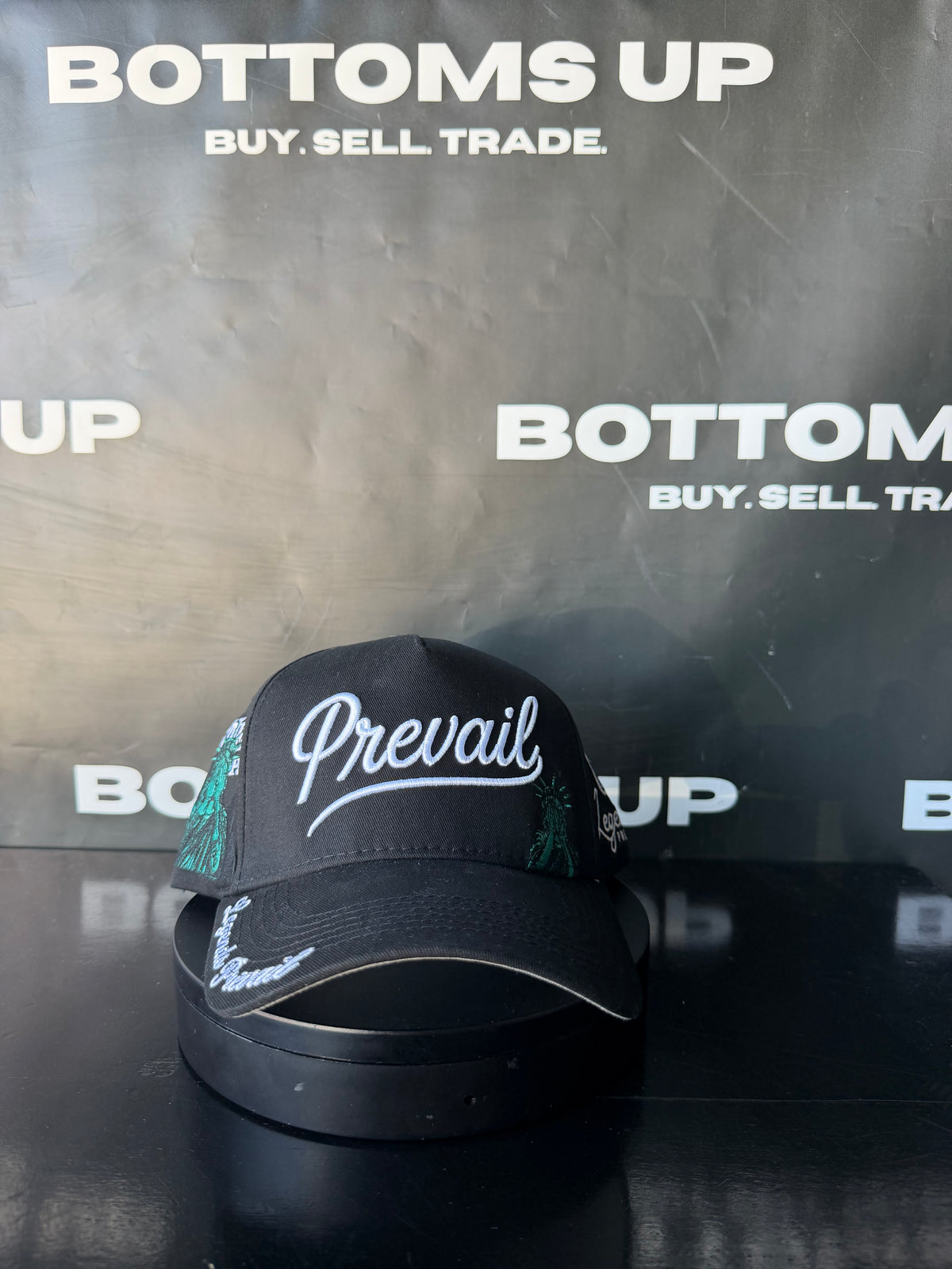 Legends Prevail Prevail Snapback Hat in Black