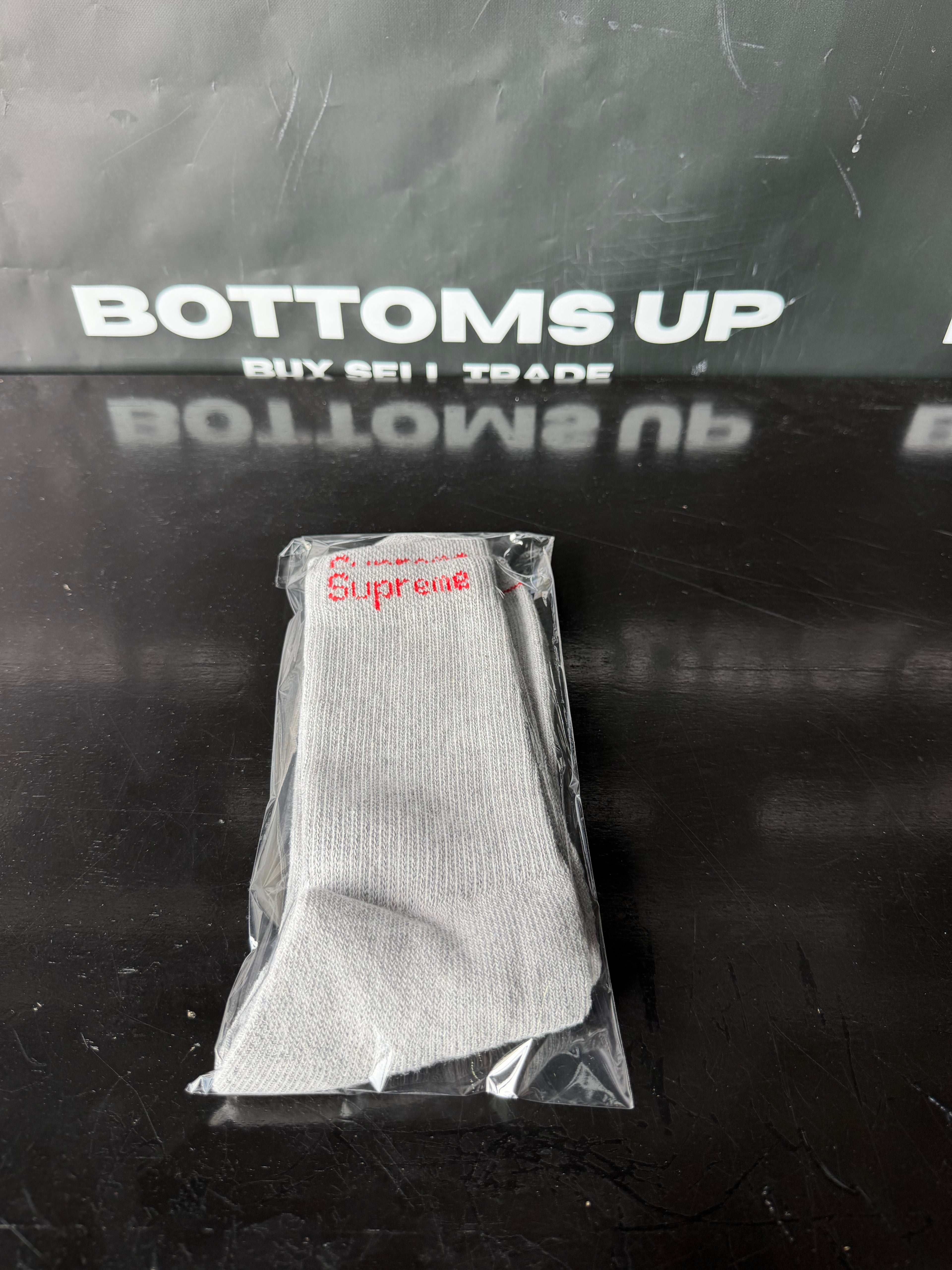 Supreme x Hanes Crew Socks (1 Single Pair) Grey