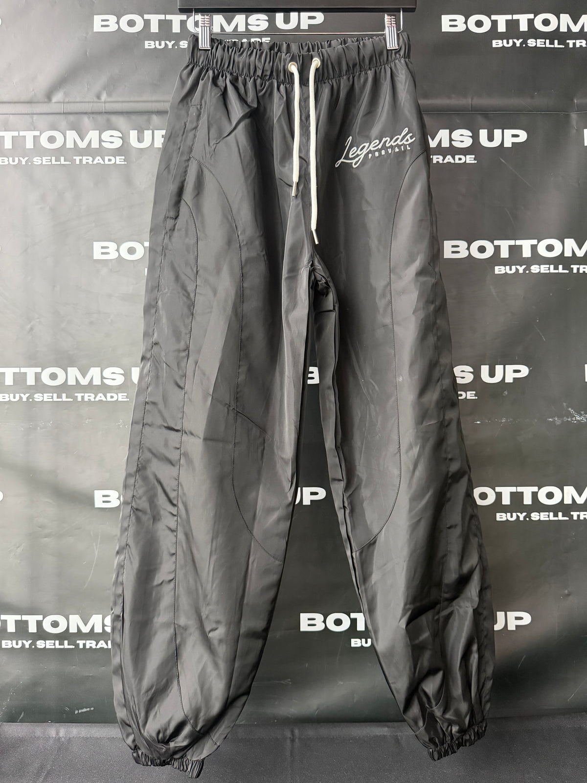 Legends Prevail Windbreaker Set In Black