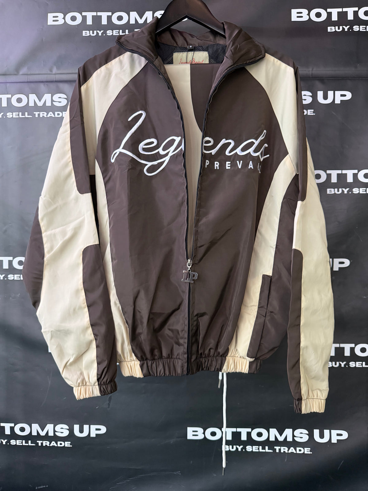 Legends Prevail Windbreaker Set In Brown