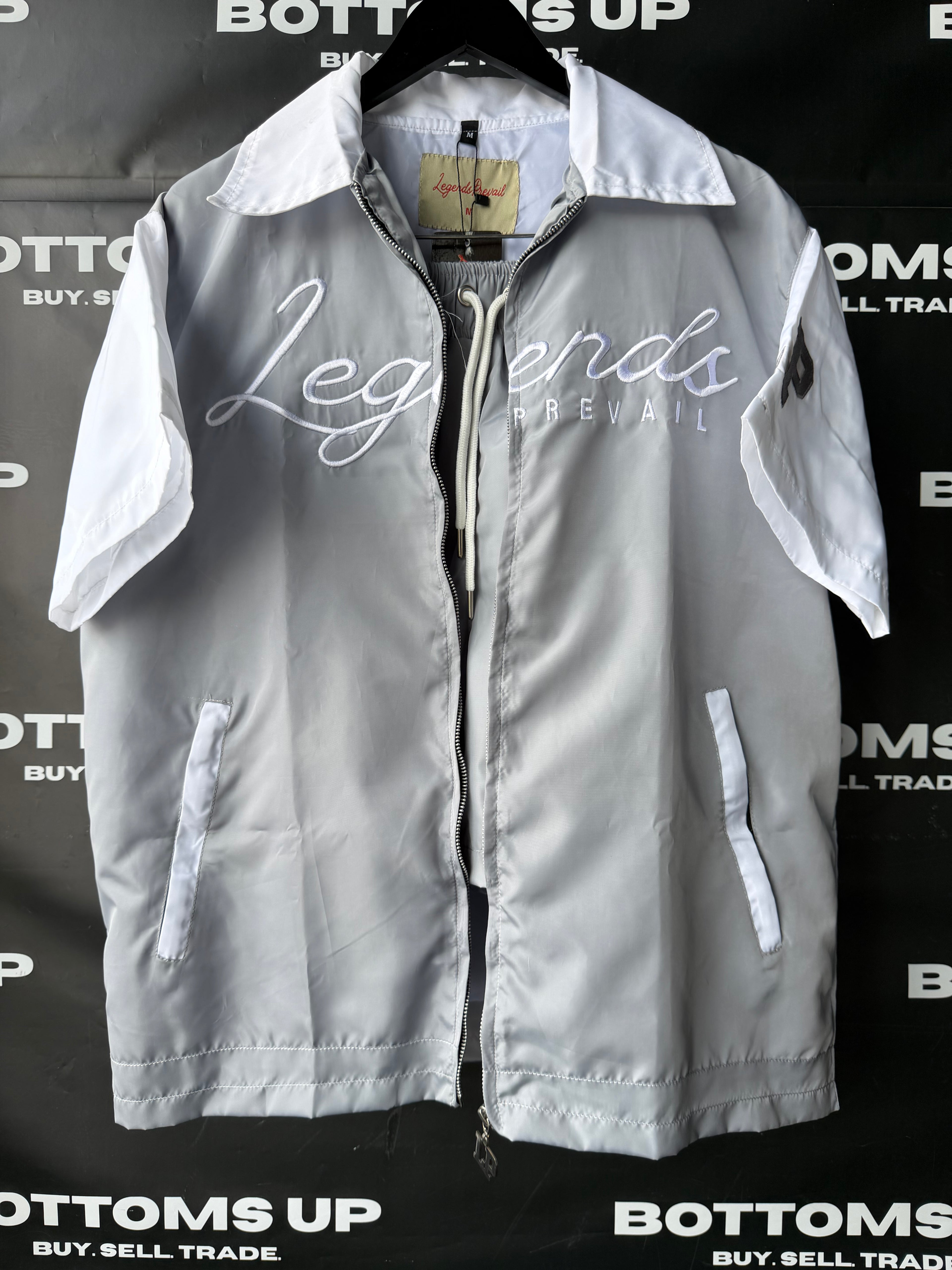 Legends Prevail Short Sleeve Windbreaker Set in Grey and White