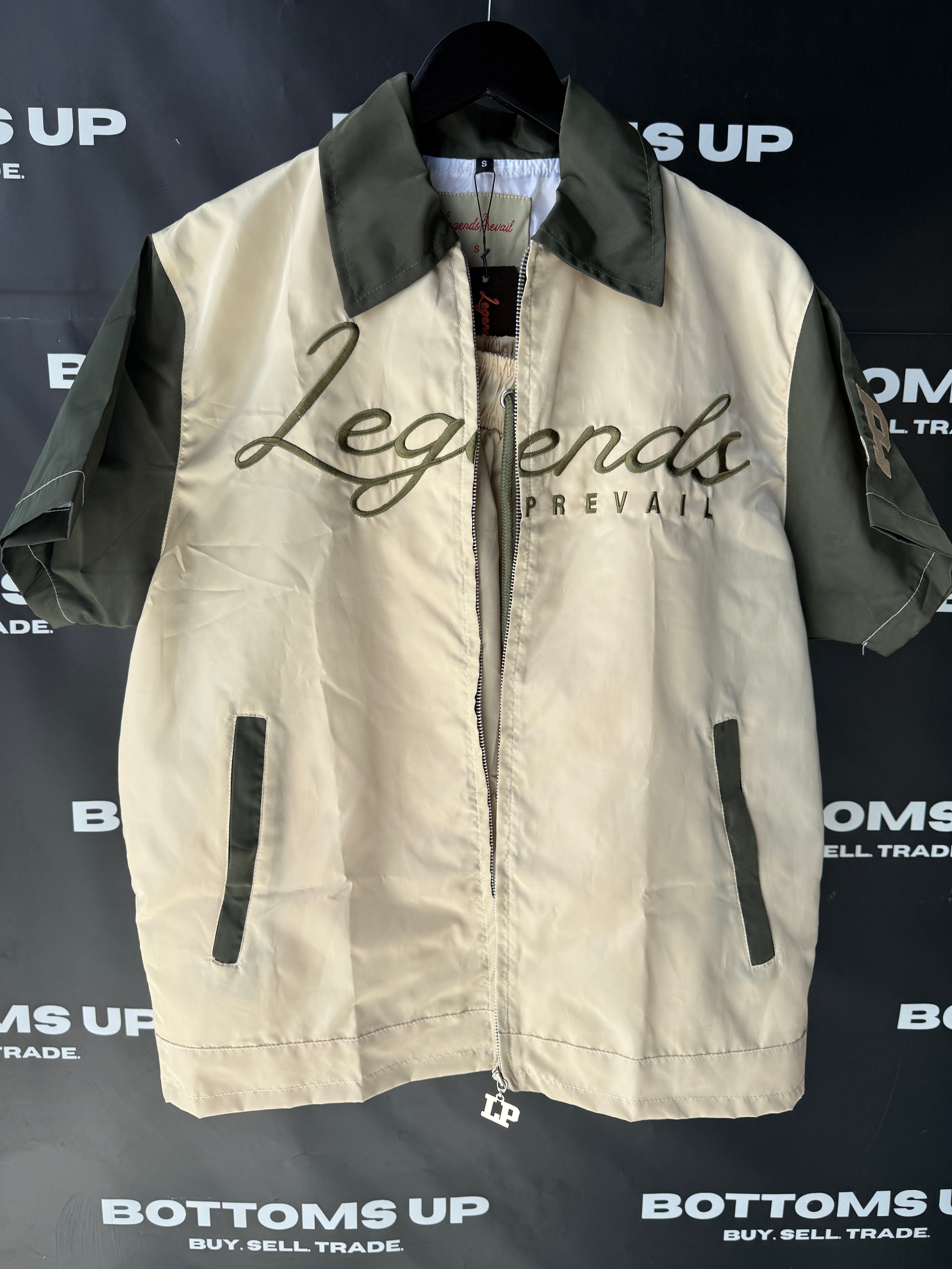 Legends Prevail Short Sleeve Windbreaker Set in Beige and Olive Green