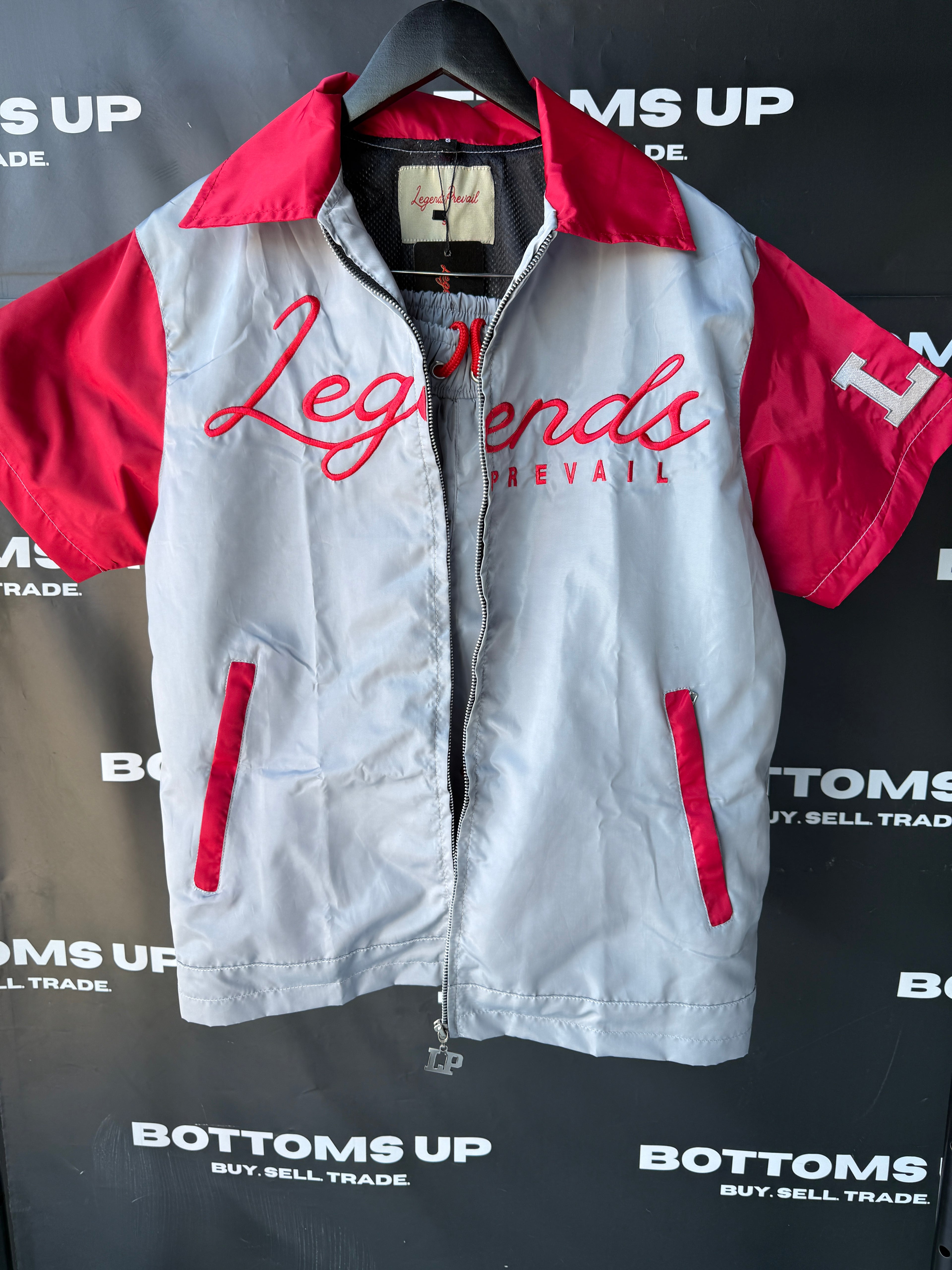 Legends Prevail Short Sleeve Windbreaker Set in Grey and Red