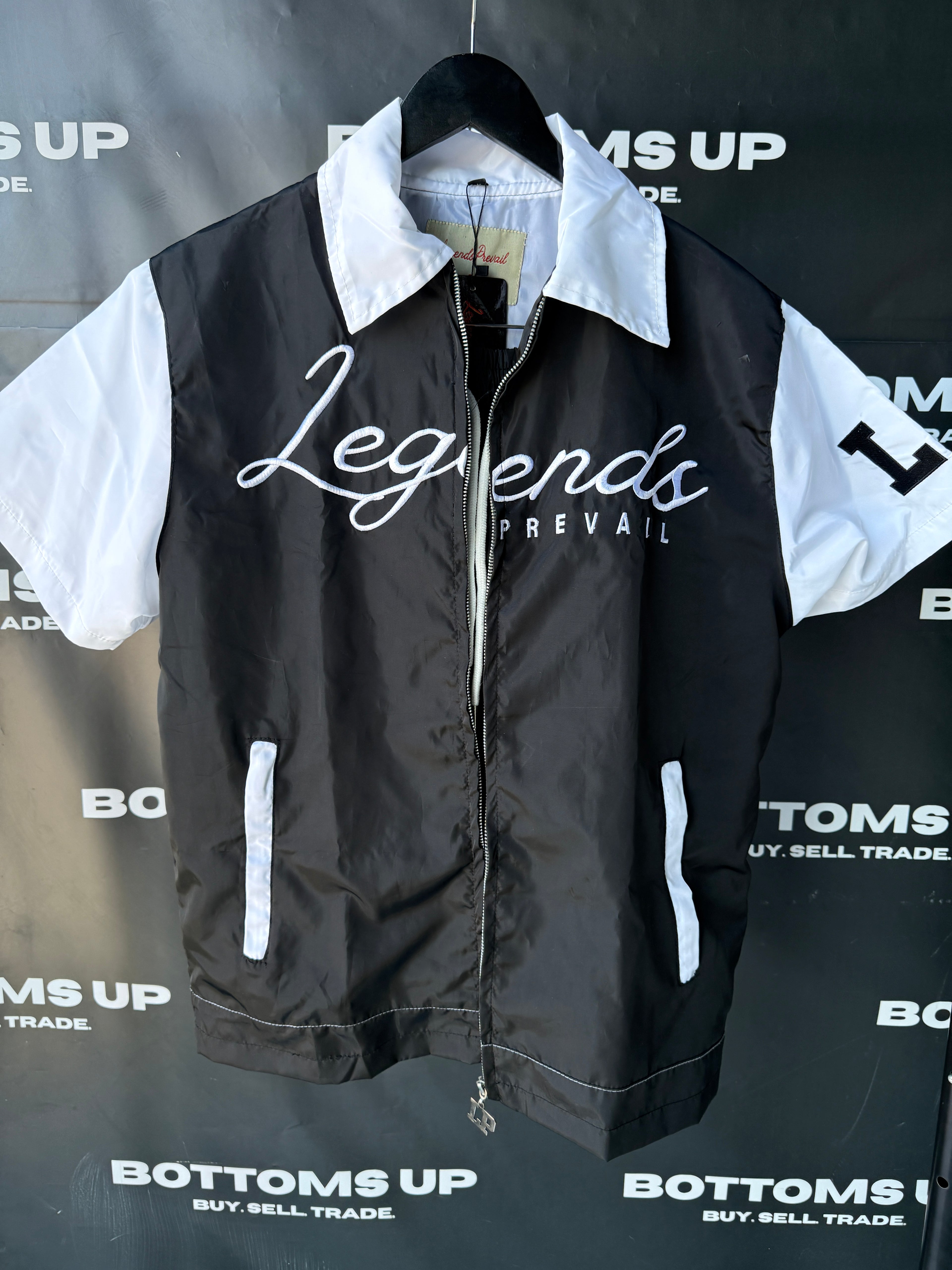 Legends Prevail Short Sleeve Windbreaker Set in Black and White