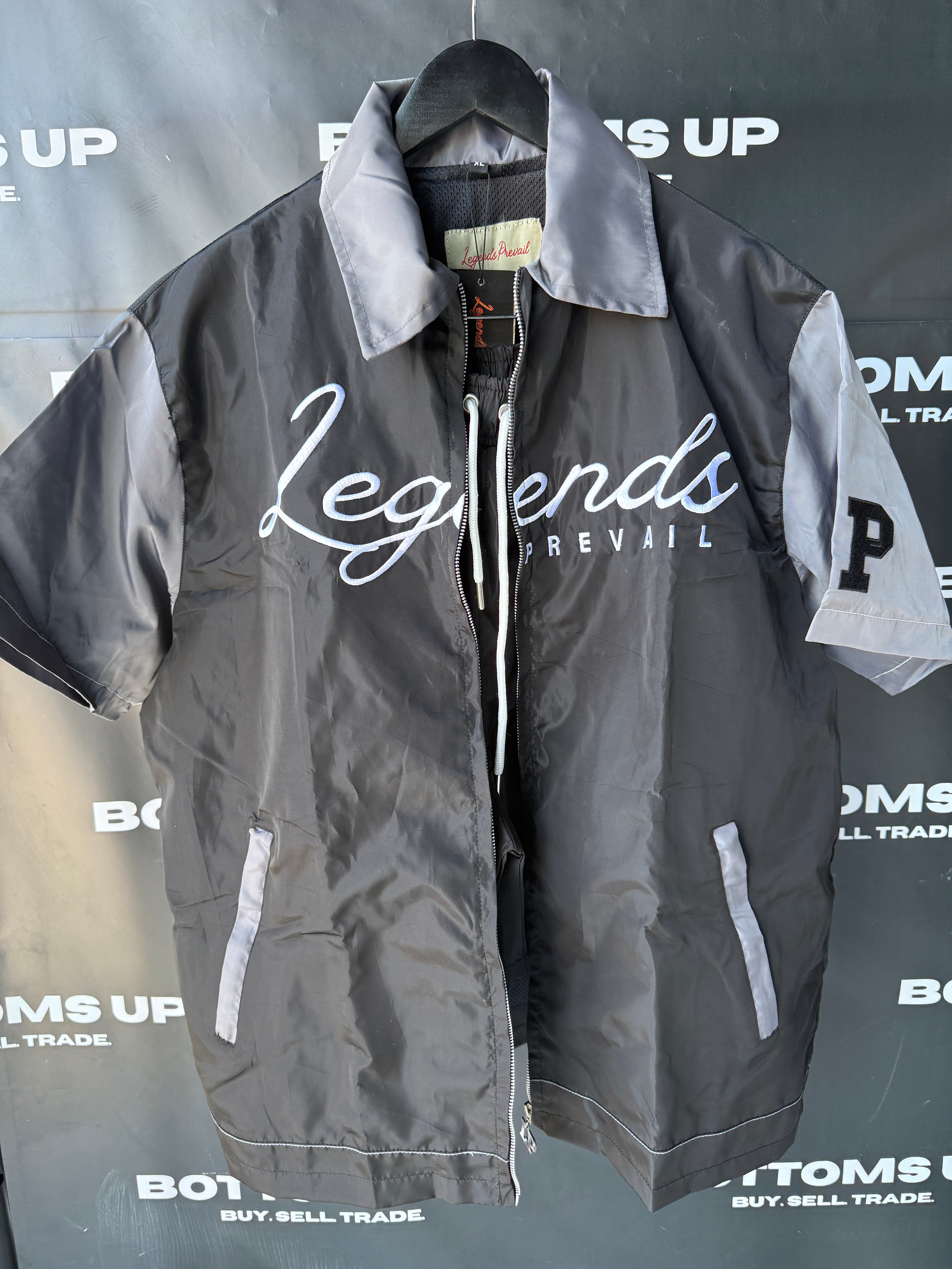 Legends Prevail Short Sleeve Windbreaker Set in Black and Grey
