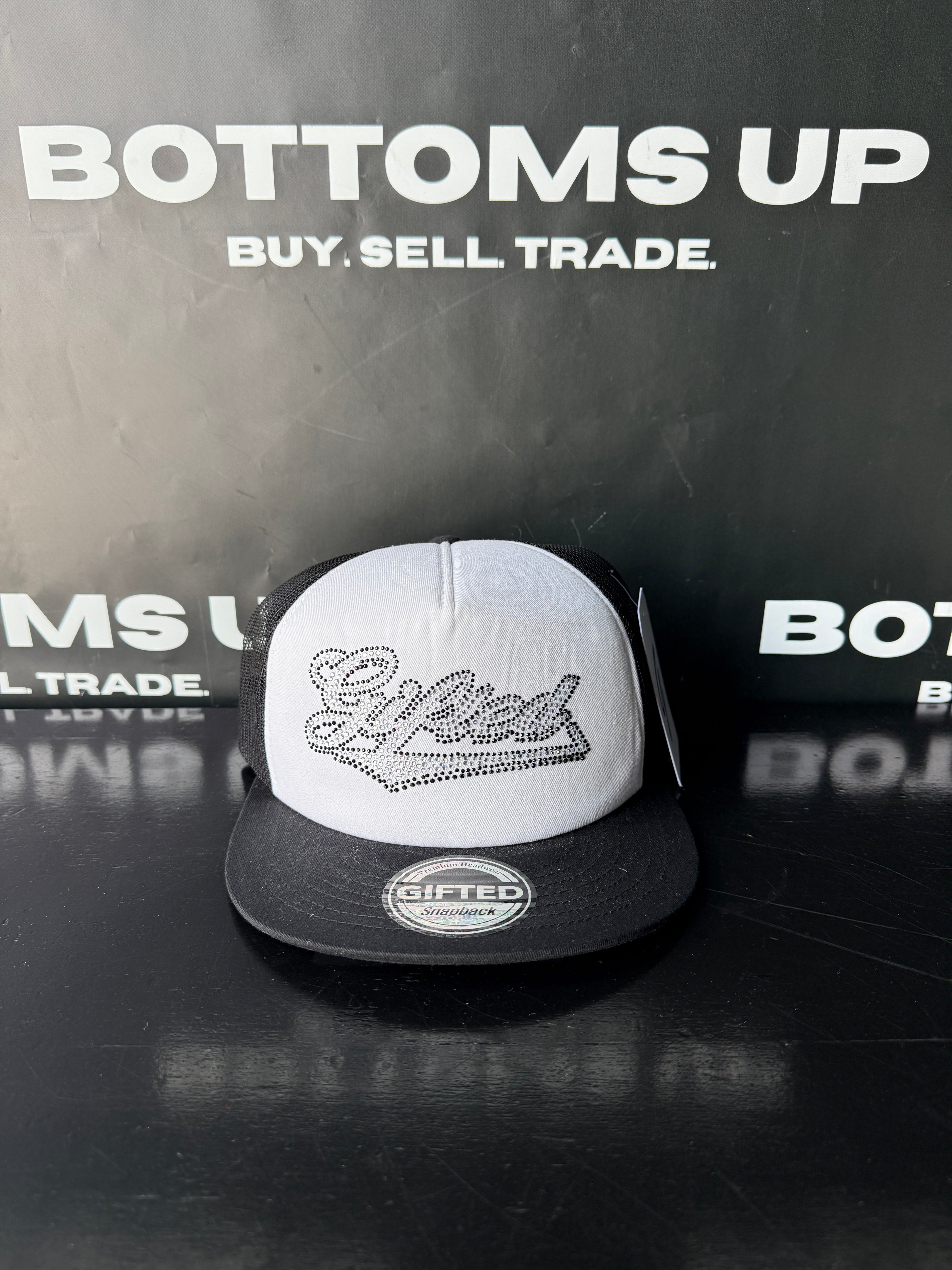 Gifted Everyone Is Gifted White/Silver/Black VVS Hat