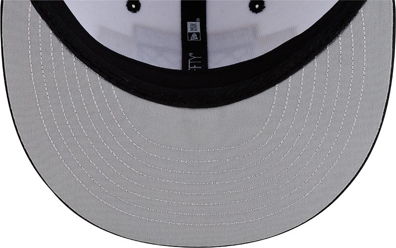 New York Knicks New Era White/Black 2026 NBA Finals Champions Locker Room 9FIFTY Snapback Hat