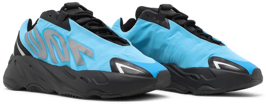 Adidas Yeezy 700: Bright Cyan