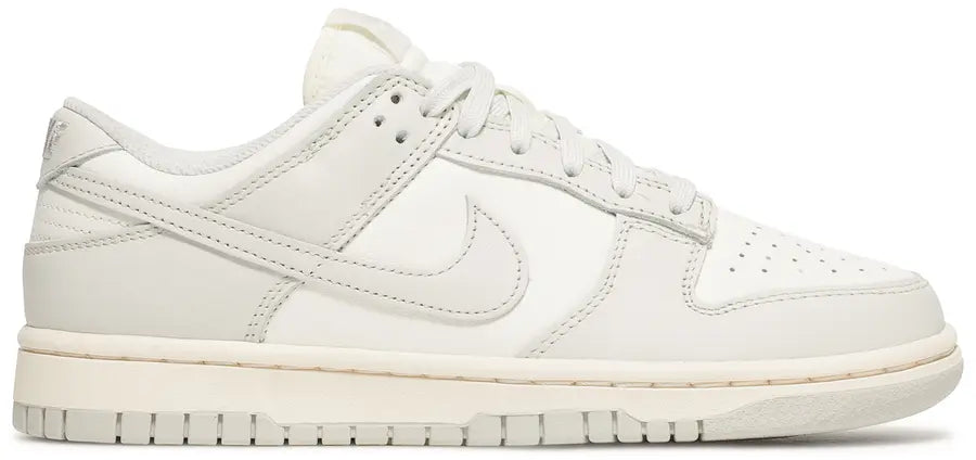 Nike Dunk: Light Bone Women (Damaged Box)
