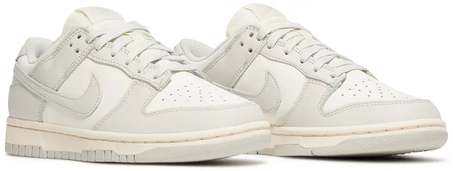 Nike Dunk: Light Bone Women (Damaged Box)