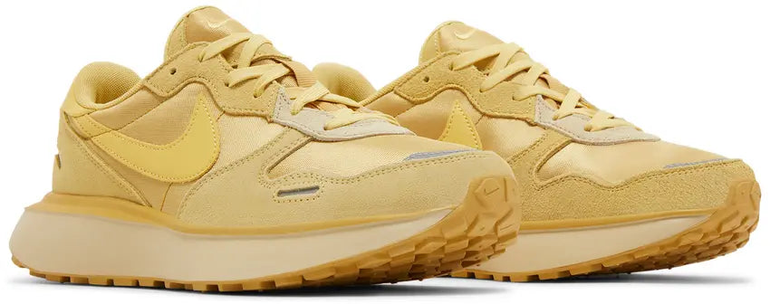 Nike Wmns Phoenix Waffle Wheat Gold