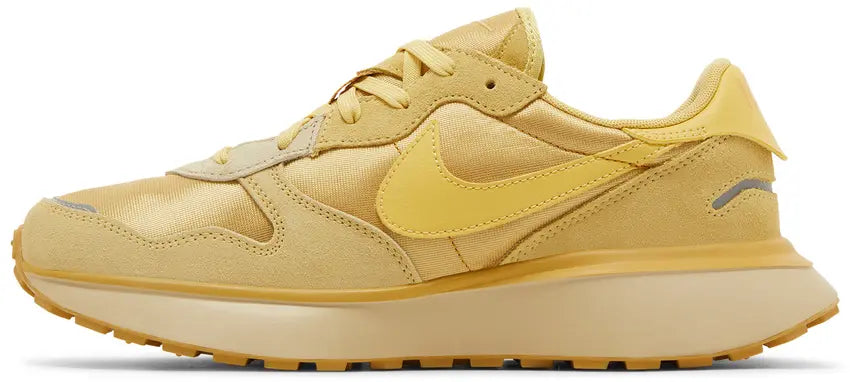 Nike Wmns Phoenix Waffle Wheat Gold