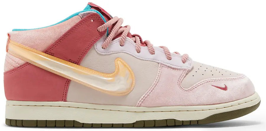 Nike Dunk: Social Status Strawberry Milk Men