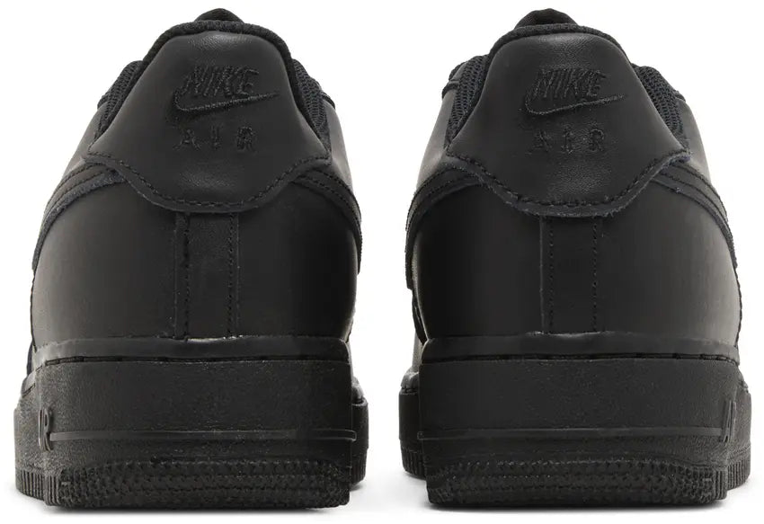 Nike Air Force 1: Triple Black GS
